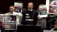 Con carteles de "traición", diputados del PAN, Miguel Ángel Monraz, presenta seis reservas