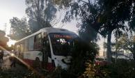 Mexibús choca contra un árbol en Tultitlán; reportan 10 personas lesionadas