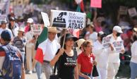 En la imagen, decenas de personas marcharon el 13 de noviembre en León, Guanajuato, en defensa del INE.