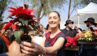 La jefa de Gobierno, Claudia Sheinbaum inauguró la venta de flor de Nochebuena en la alcaldía Xochimilco