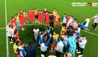 Jugadores de Corea del Sur ven el partido entre Ghana y Uruguay del Mundial Qatar 2022.