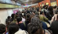 Usuarios reportan gran afluencia en la Línea 3 del Metro.