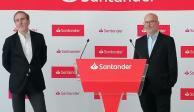 Héctor Grisi, Consejero Delegado de Banco Santander, y Felipe Ascencio, director general de Santander México, en rueda de prensa.