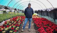 Ricardo Ibarra, durante la visita que este medio realizó al invernadero de San Gregorio Atlapulco.