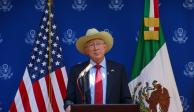 El embajador de Estados Unidos en México, Ken Salazar, afirma que el Gobierno de México debe darse cuenta del problema que enfrenta el mundo por el cambio climático y optar por el uso de energías limpias