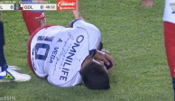 Alexis Vega se lesionó en los primeros minutos del segundo tiempo del partido entre Chivas y Atlético de San Luis.
