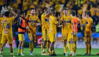 Futbolistas de Tigres festejan uno de sus triunfos en el Torneo Clausura 2023 de la Liga MX.