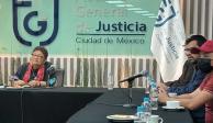 Familiares de joven desaparecida se reúnen con la fiscal Ernestina Godoy