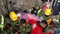Brigada de las Fuerzas Armadas de México rescató a una persona con vida tras sismos en Turquía.
