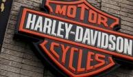 El logotipo de las motocicletas Harley-Davidson se ve en un concesionario en Queens, Nueva Yorkel 7 de febrero de 2022