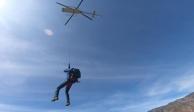 Rescatan en helicóptero a 4 personas atrapadas en la Sierra de Durango.