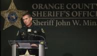El alguacil del condado de Orange, John Mina, se dirige a los medios de comunicación durante una conferencia de prensa sobre múltiples tiroteos, el miércoles 22 de febrero de 2023, en Orlando, Florida.