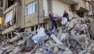 Investigan a más de 600 personas por el derrumbe de edificios en Turquía, tras sismos.