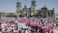 Miles de personas se convocaron en el Zócalo capitalino para sumarse a la convocatoria nacional de la marcha ##INEnosetoca