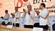 De izq.a der.: Rogelio Ramírez de la O, de SHCP; Daniel Becker, de ABM; el Presidente AMLO Mauricio Vila, gobernador de Yucatán, ayer.