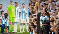 Los aficionados argentinos se rindieron a Lionel Messi y el resto de los jugadores en el Estadio Monumental.
