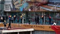 Vandalizan mural de David Alfaro Siqueiros en Rectoría de la UNAM.
