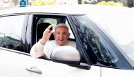 Papa Francisco deja el hospital en el que estuvo internado desde el miércoles, en Roma.