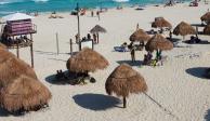 Una&nbsp; playa de Cancún, destino turístico donde miles de vacacionistas disfrutar la Semana Santa