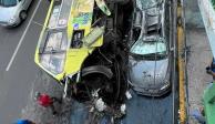 Choque y volcadura de camión de pasajeros deja dos lesionados en Tlalnepantla