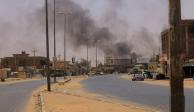 Fuego percibido a lo lejos en Khartoum North, Sudan, durante el presunto golpe de estado.