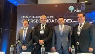 Luis Miguel Hernández (3o de izq. a der.) presidente de Index, en conferencia, ayer.