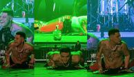 Eduin Caz hace el 'Anitta Challenge' en concierto... y lo humillan por dar cringe: 'lo que hace el alcohol'