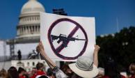 Miles de ciudadanos en contra de la portación de armas en Estados Unidos.