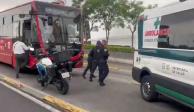 Metrobús y camioneta chocan en Viaducto y Eje 1 Poniente; reportan al menos 10 heridos
