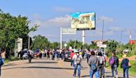 CNTE bloqueó vialidades de Oaxaca, por lo cual se cerró el aeropuerto.