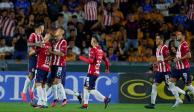 Futbolistas de Chivas festejan un gol contra Tigres en la Jornada 9 del Clausura 2023 el pasado 25 de febrero.