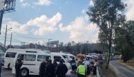 Transportistas bloquean la México-Pachuca por falta de pago del IEEM.