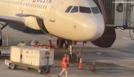 Un empleado aeroportuario murió luego de ser succionado por el motor&nbsp;de un avión.