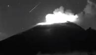 VIDEO. Captan paso de estrella fugaz en volcán Popocatépetl; registra una explosión durante la madrugada de este miércoles 28 de junio.