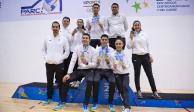 Los raquetbolistas mexicanos posan, ayer, en El Salvador con sus medallas.