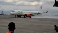 Viva Aerobus suspende operaciones en Aeropuerto de Monterrey por fuertes lluvias.