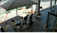 VIDEO. Conductor atropella y apuñala a peatones en centro comercial Tel Aviv, en Israel.