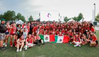 La Selección Mexicana Femenil de Flag Football después de obtener la plata en la final del IFAF Americas Championship.
