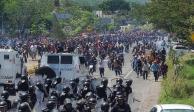 VIDEO. Reportan enfrentamiento entre policías y manifestantes en la carretera México-Acapulco; bloquean la Autopista del Sol, a la altura del Parador de Marqués.