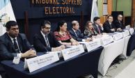 Autoridades del tribunal electoral hacen oficial el resultado de la primera ronda del pasado 25 de junio en conferencia, ayer.