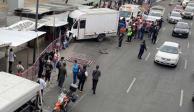 Choca camioneta contra puesto semifijo en el paradero del Metro Constitución de 1917