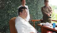 El líder norcoreano, Kim Jong-Un, observa cómo se lanza el misil balístico intercontinental Hwasong-18 desde un lugar no revelado en Corea del Norte , en foto de archivo.