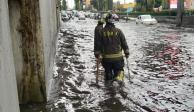 La inundación en Periférico, a la altura de la colonia Progreso, interrumpió el tránsito durante varias horas, ayer.