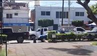 Personal de la USPEC acordonó el área en donde fue asesinado Caleb Nahum Rodríguez en Morelia, ayer.