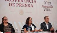 La secretaria de Educación(centro) en conferencia en Palacio Nacional, ayer.