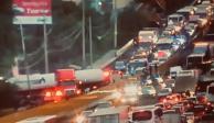 Choque entre camioneta y pipa en la autopista México-Puebla deja 11 heridos