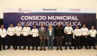 La alcaldesa de Huixquilucan, Romina Contreras, con diversas autoridades de la localidad.