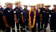Evelyn Salgado reconoce labor de los bomberos de Guerrero.