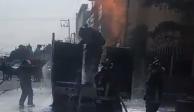Detienen a chofer y su ayudante tras incendio de camioneta con tanques de gas en Prado Churubusco, Coyoacán