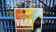 La imagen muestra un cartel afuera del templo Guru Nanak Sikh Gurdwara después del asesinato en sus terrenos en junio de 2023 del líder Hardeep Singh Nijjar, en Surrey, Columbia Británica, Canadá, el 18 de septiembre